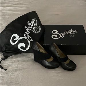 Seychelles Luxury Leather and Suede Wedges
